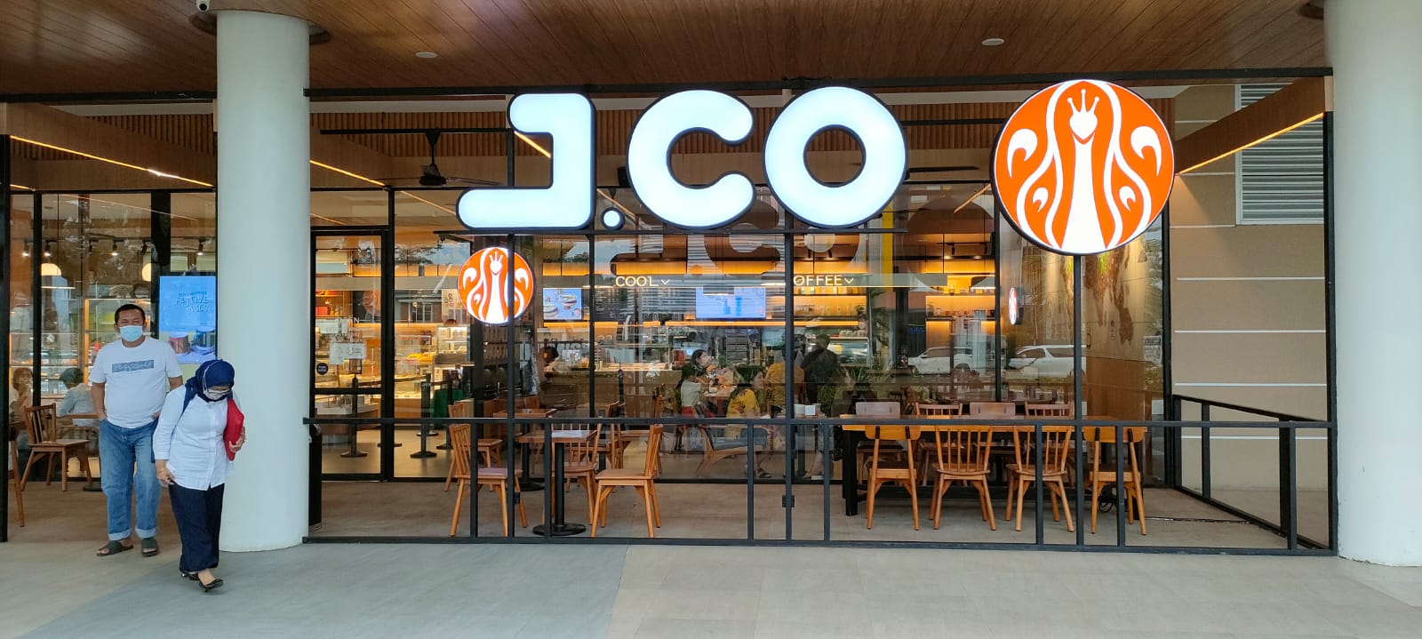 J.CO Donuts & Coffee